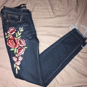 Floral embroidered denim jeans